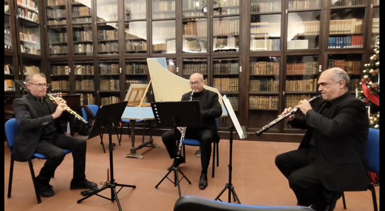 Trio di fiati: Duilio BELFIORE corno inglese Andrea NETTI oboe Luca ALBANESE oboe - clicca qui